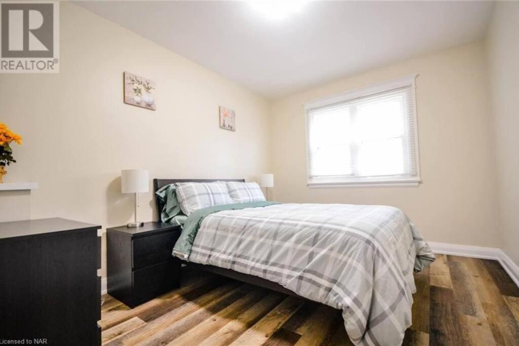 Cozy 3 Bedroom Downtown Cottage With Complimentary Breakfast Delivered Daily To The Rental Niagara Falls Exterior foto