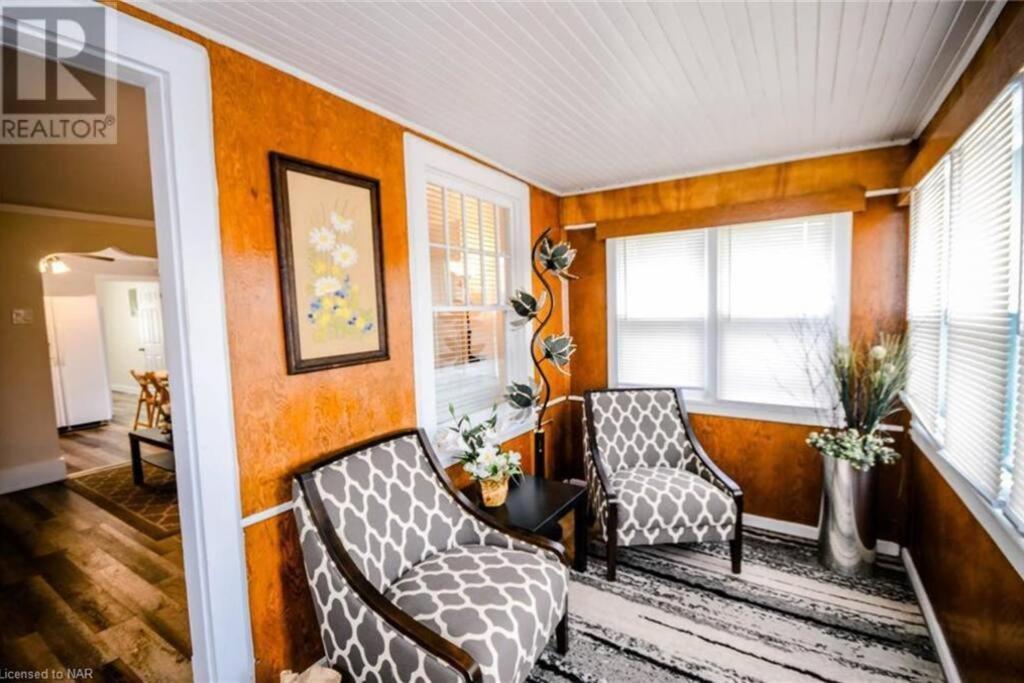 Cozy 3 Bedroom Downtown Cottage With Complimentary Breakfast Delivered Daily To The Rental Niagara Falls Exterior foto