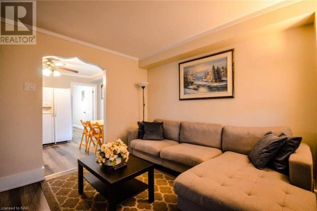 Cozy 3 Bedroom Downtown Cottage With Complimentary Breakfast Delivered Daily To The Rental Niagara Falls Exterior foto