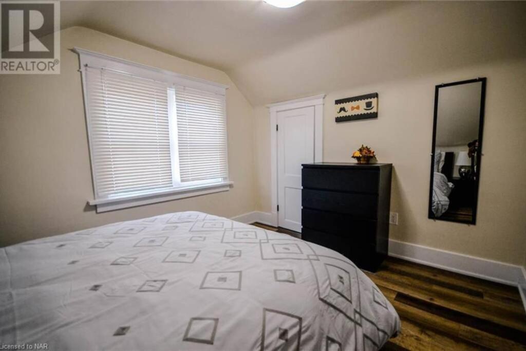 Cozy 3 Bedroom Downtown Cottage With Complimentary Breakfast Delivered Daily To The Rental Niagara Falls Exterior foto
