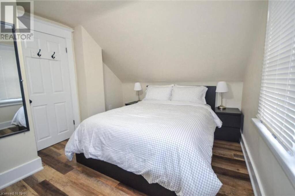 Cozy 3 Bedroom Downtown Cottage With Complimentary Breakfast Delivered Daily To The Rental Niagara Falls Exterior foto